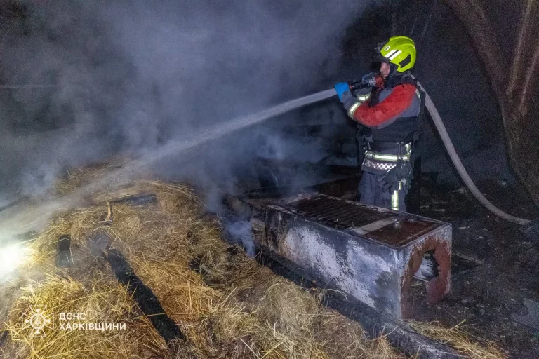 Куда попали ночью россияне в Харькове – в ГСЧС показали фото