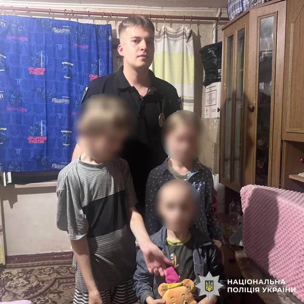 женщина била ребенка в Харькове