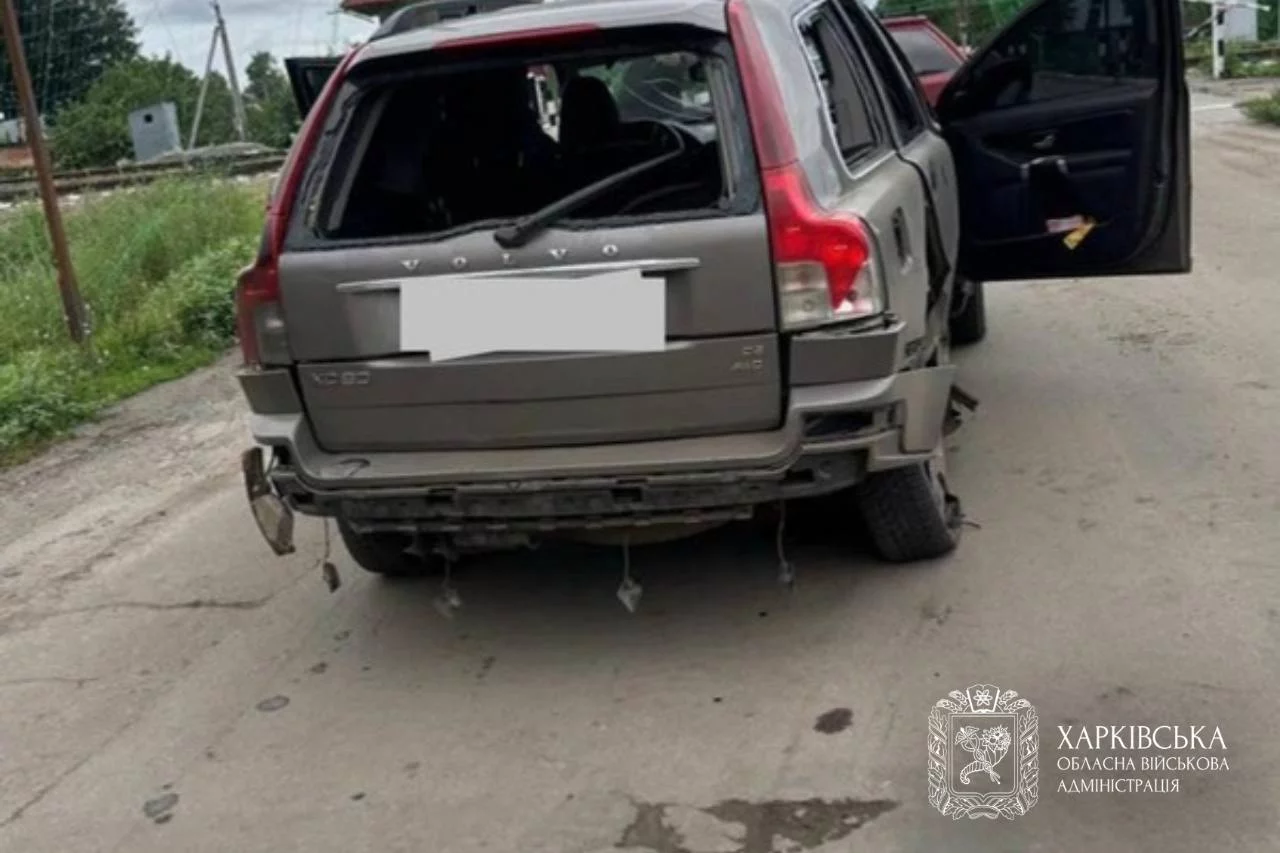 Атака на авто в Золочеве: под ударом оказалась семья с младенцем, есть раненый