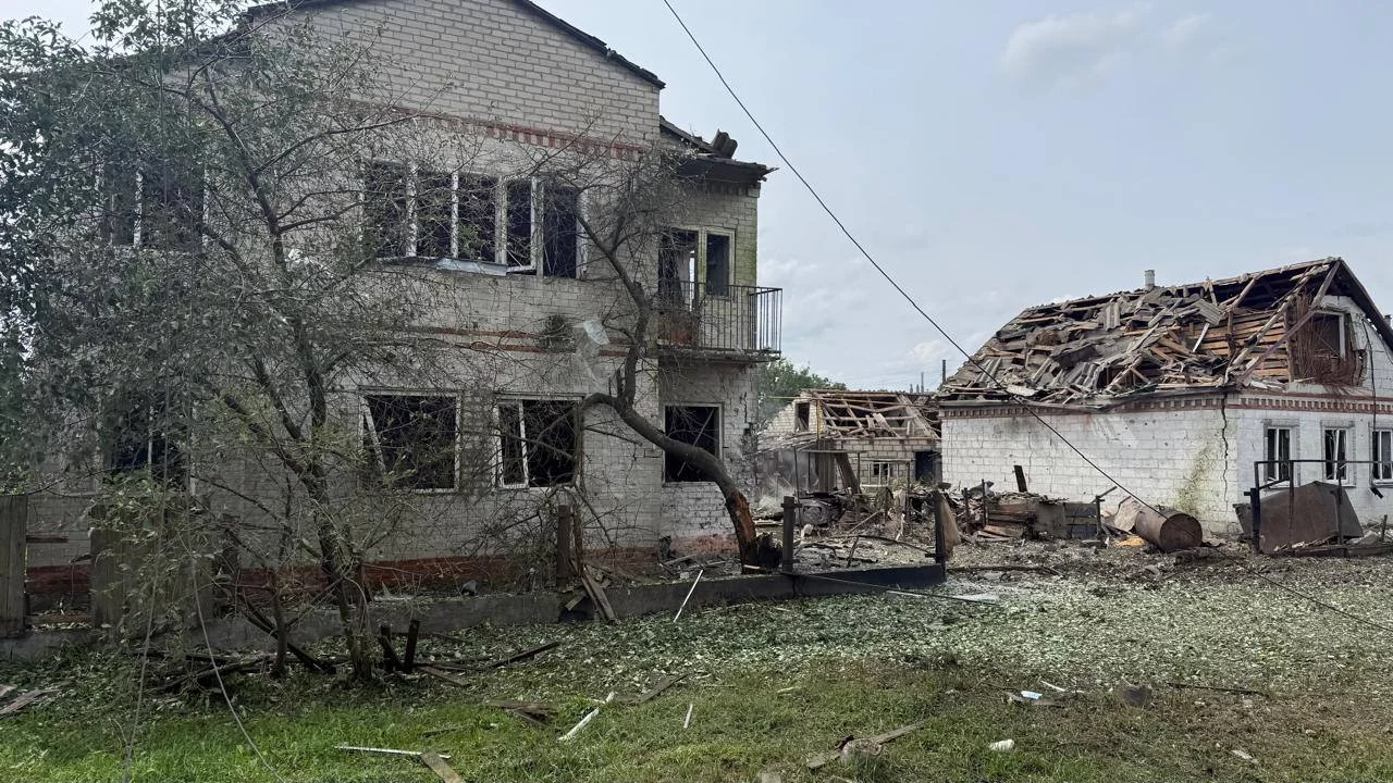 Ракетный удар нанесли военные РФ по Балаклее — били по предприятию и домам