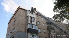 “Приліт” по 5-поверхівці в Новобаварському районі: пожежа, в людей стрес