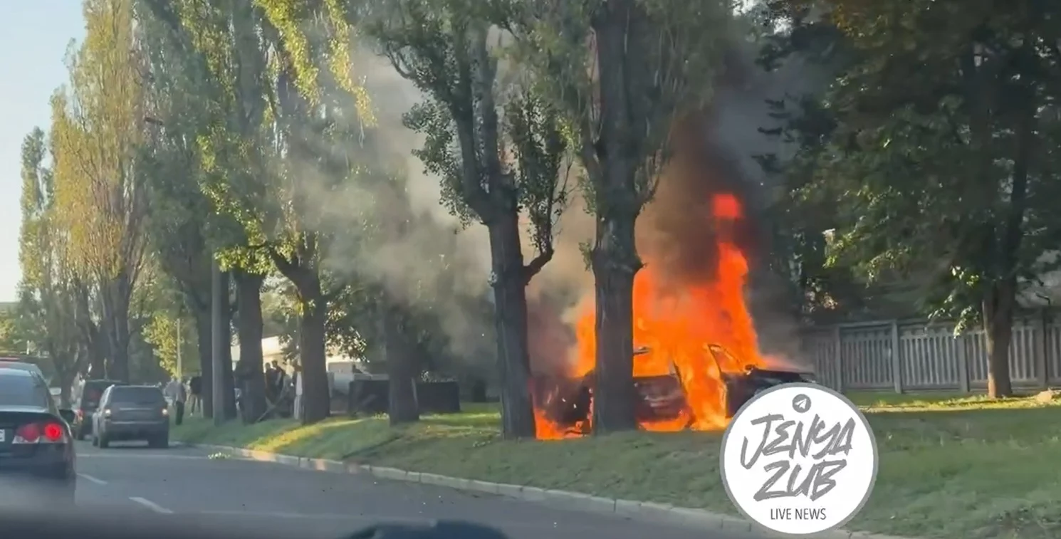 Первые минуты после атаки и последствия удара ракеты по Харькову (фото, видео)