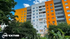 «Смотрите, мы живы!»: как восстанавливают дом на Северной Салтовке (видео)