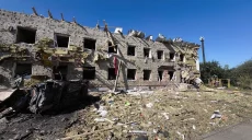 10 “гераней” атакували Дергачі вночі: били по гуртожитках з переселенцями 📷