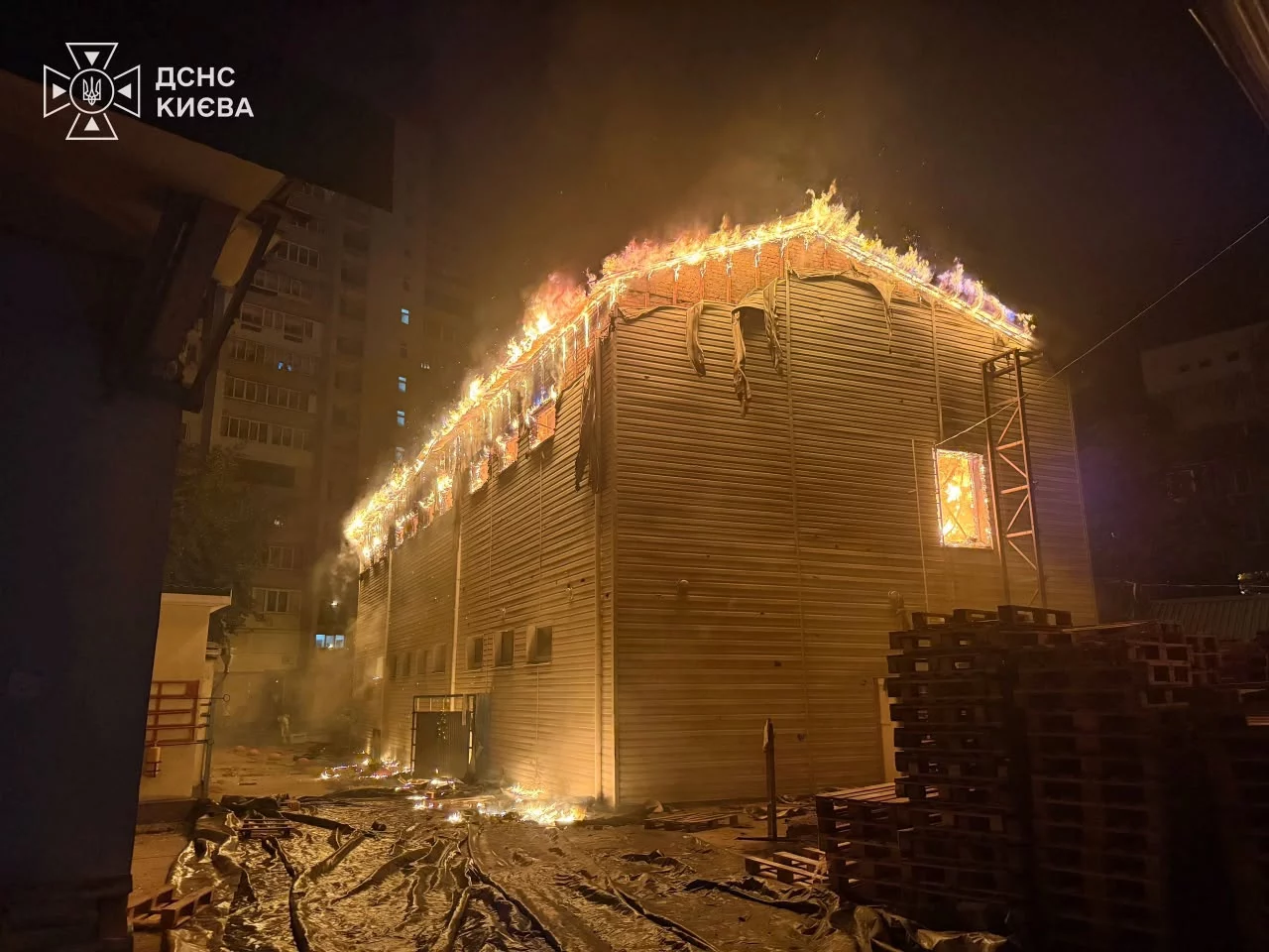 Восемь погибших, больше 30 пострадавших: Киев атаковали десятки ракет