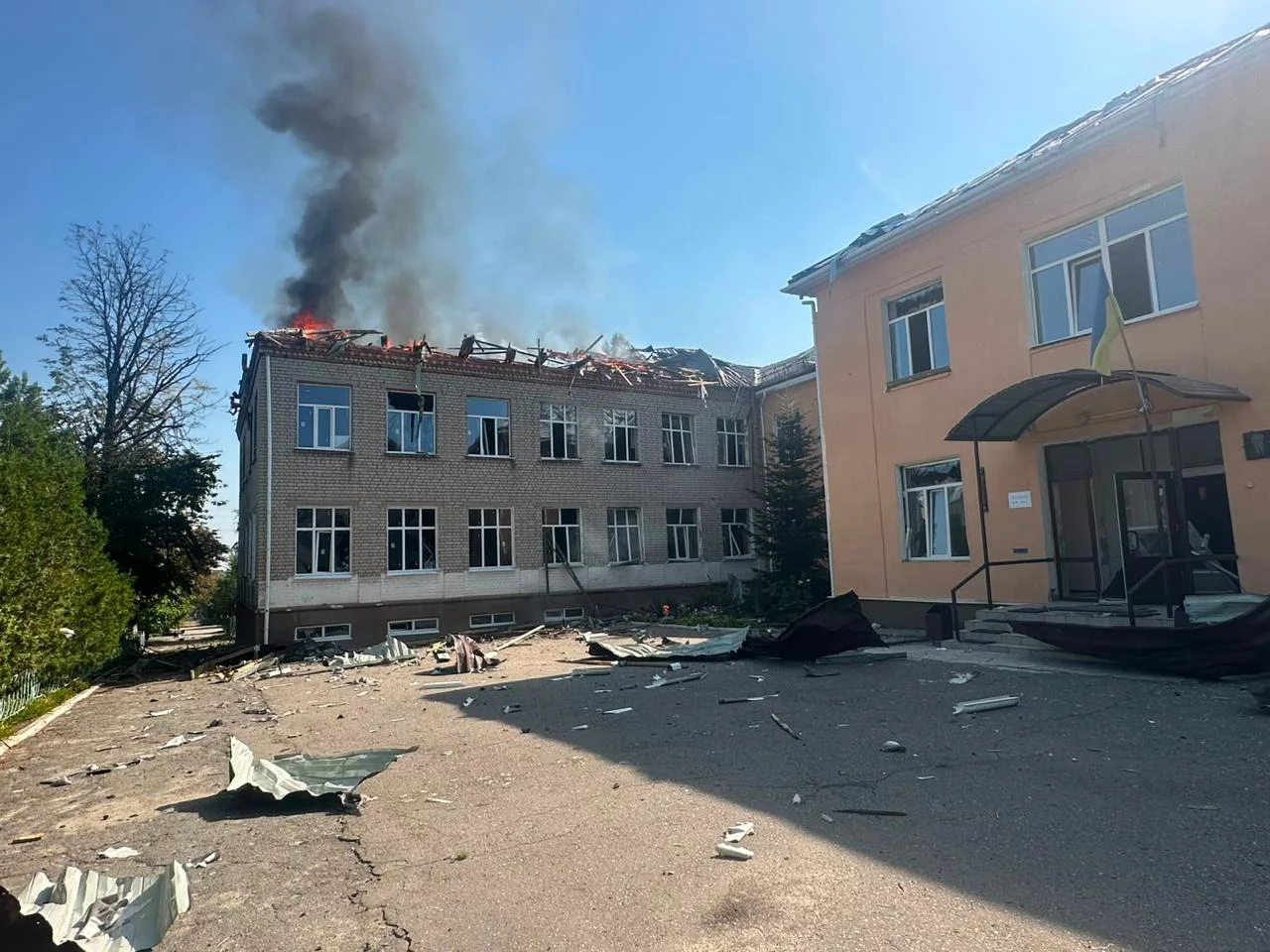 «Ситуация очень напряженная»: Балаклея снова под обстрелом, пострадавшие 📷