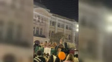 Камаз с бассейном на День Харькова: что думает Терехов по этому поводу 📹