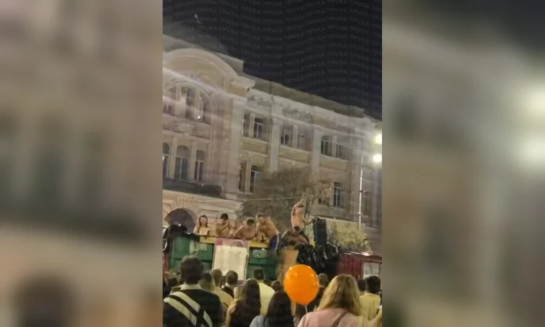 Камаз с бассейном на День Харькова: что думает Терехов по этому поводу 📹