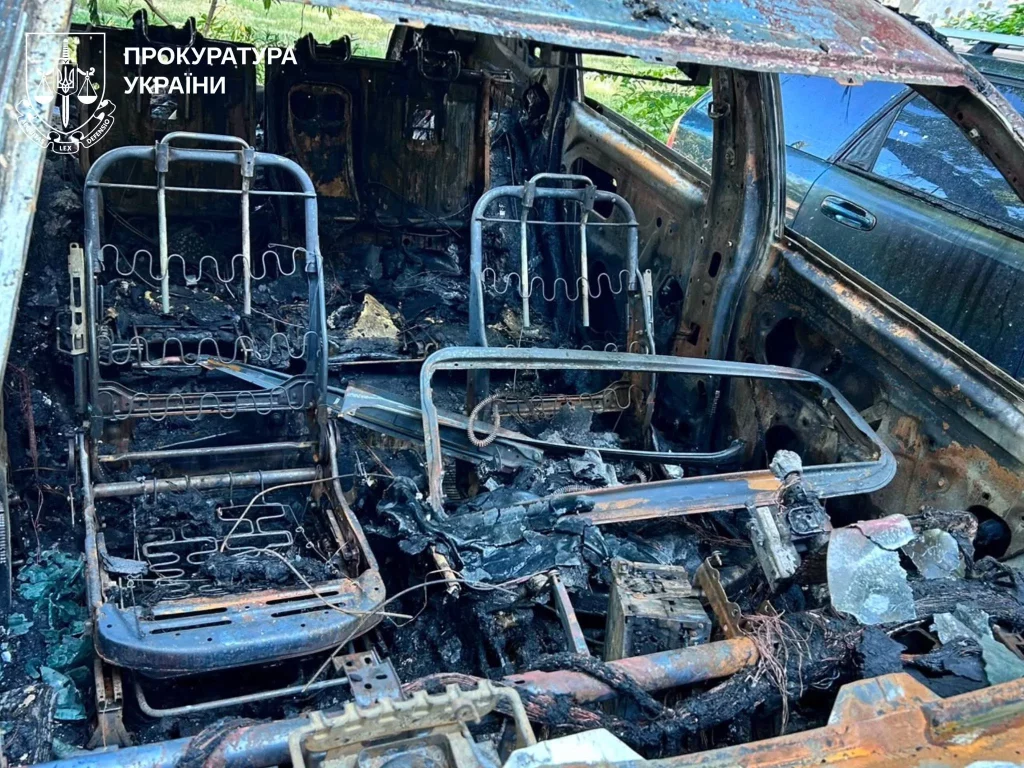 17-летняя поджигала авто в Харькове