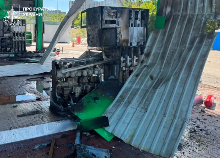 Тричі за ранок росіяни вдарили по Харкову: є постраждалий