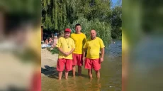 Мужчина тонул в Харькове: его спасли
