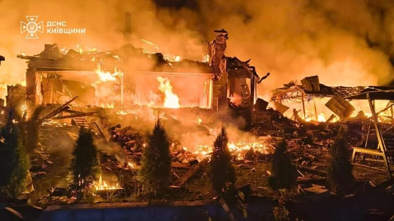 Взрывы звучали в Киеве и области: погиб ребенок, пострадавшие, пожары (фото)