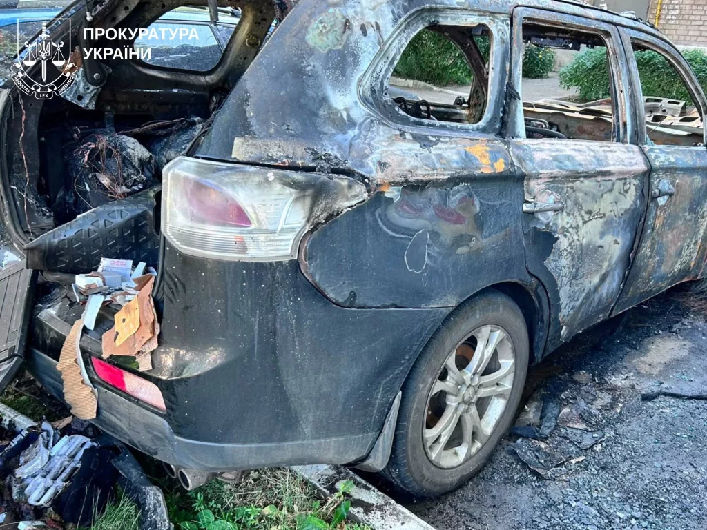 17-летняя поджигала авто в Харькове