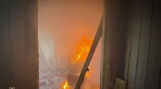 Балаклію атакувала РФ: горіли квартира й трава, є постраждалі (фото)