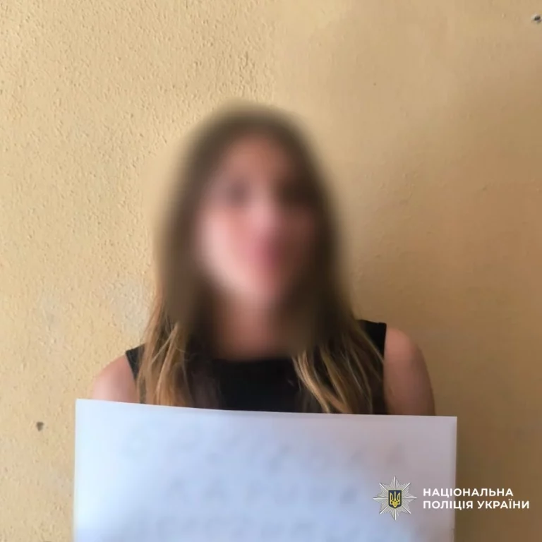 Девочку, заблудившуюся на День независимости, разыскали полицейские в Харькове