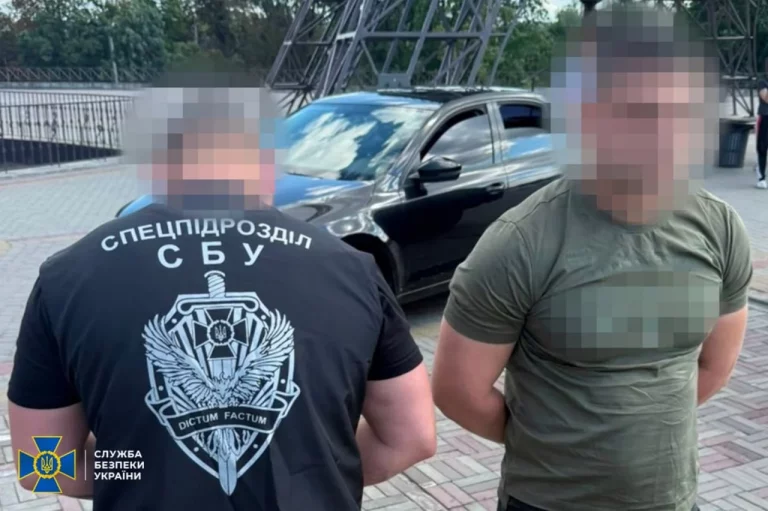 Схема с «бронью» и командировкой: военный, вероятно, помогал уклонистам
