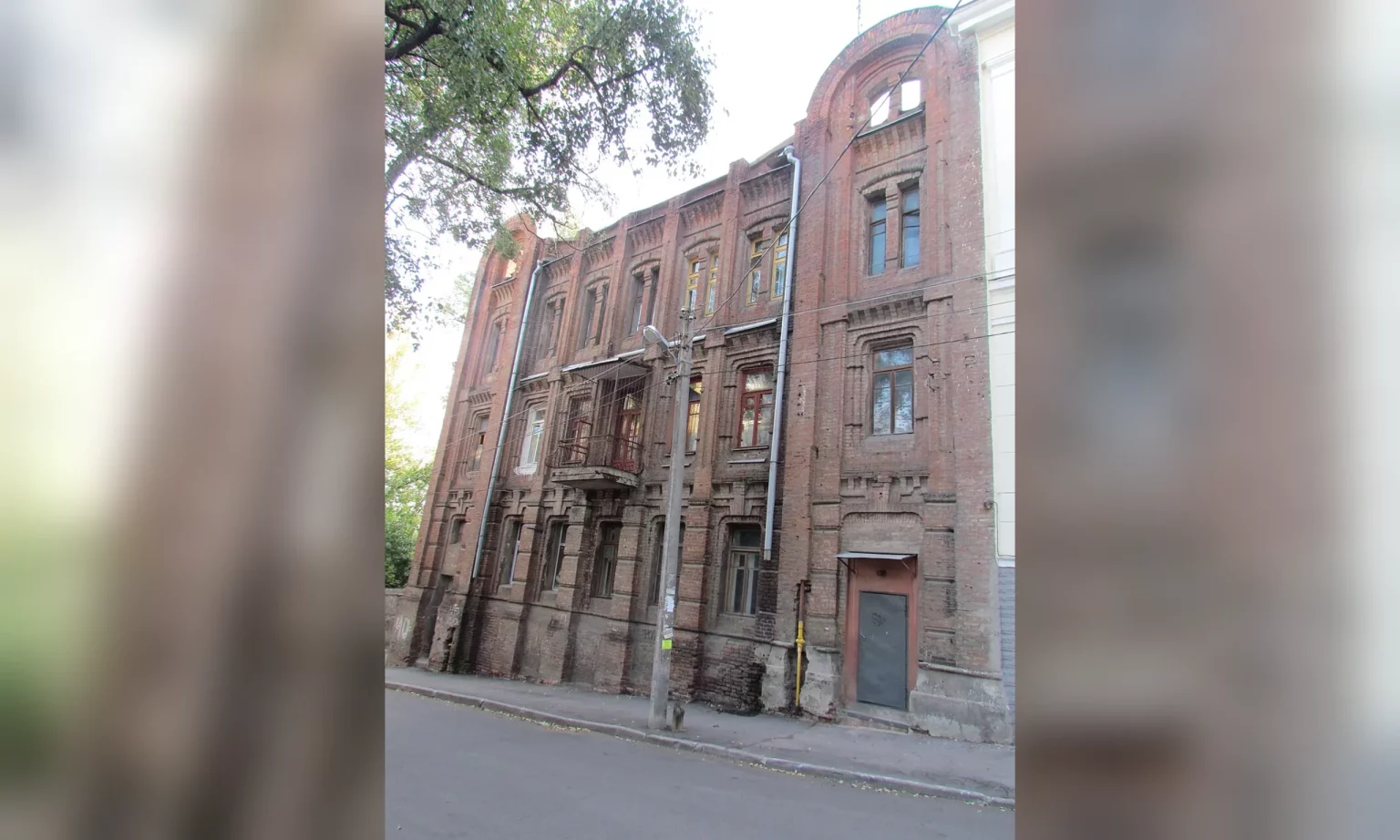 Как отстроить старинный дом, разрушенный РФ, придумали в мэрии Харькова