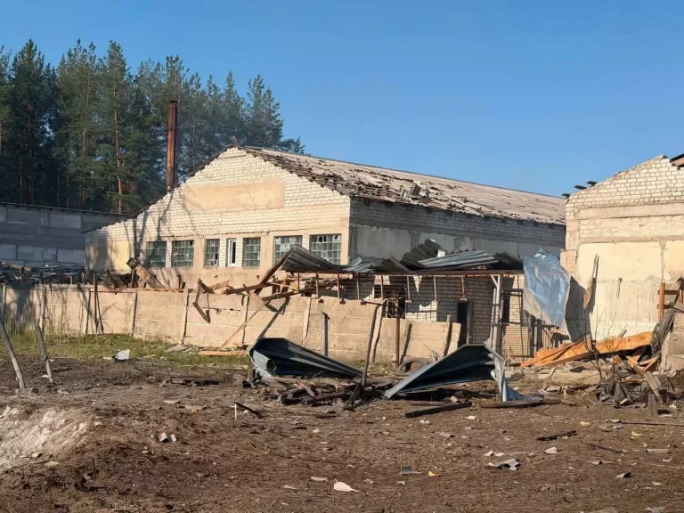 Бомба вдарила по Ізюму: є руйнування (фото)