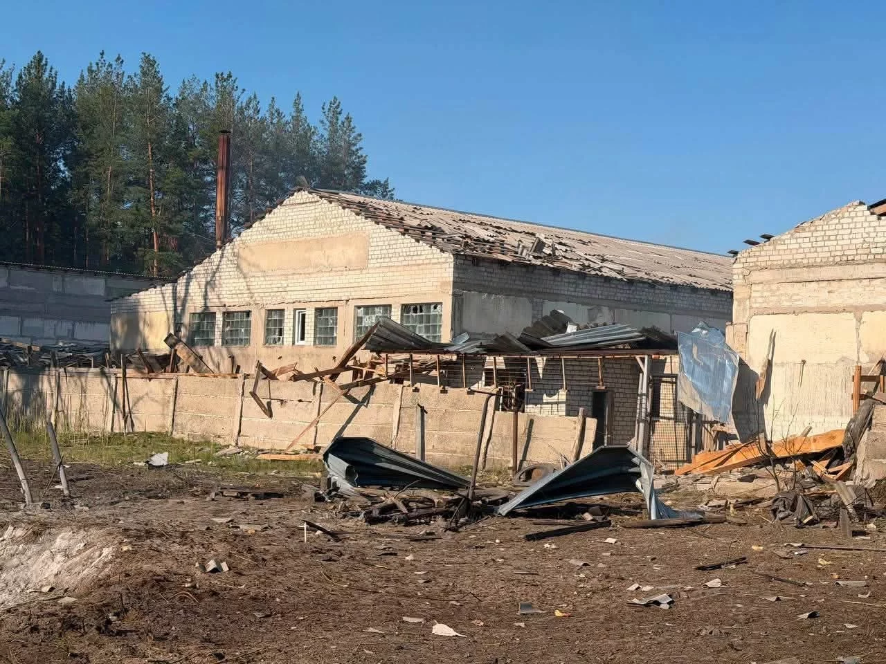 Бомба вдарила по Ізюму: є руйнування (фото)
