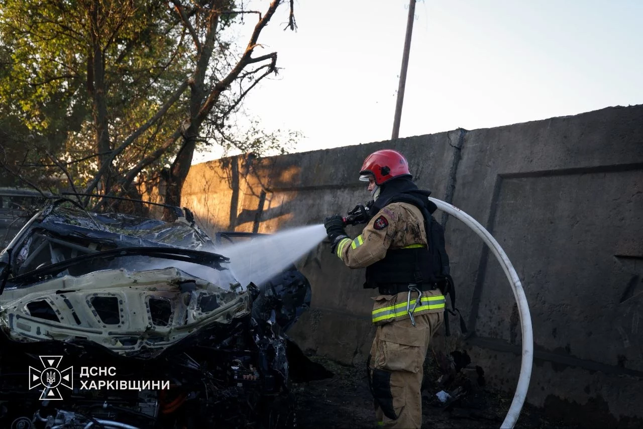 Видео удара реактивного БпЛА в Харькове и его последствия показали в ГСЧС
