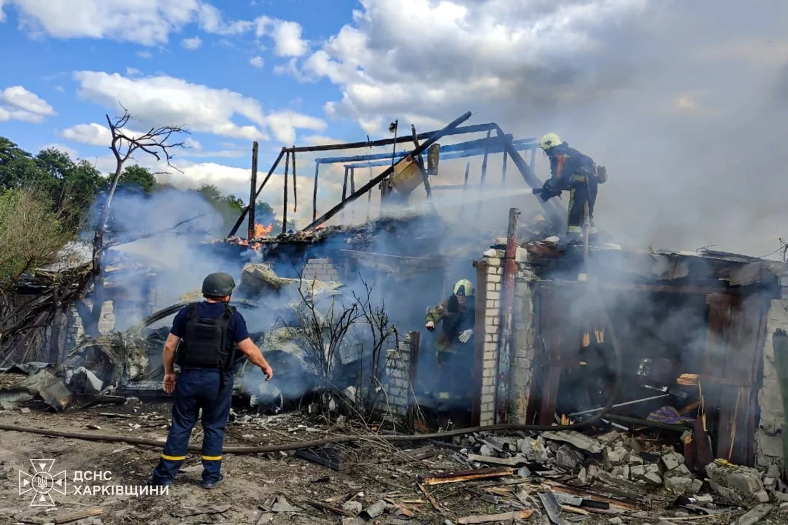 Четверо женщин пострадали в результате авиаудара россиян по Изюму (фото)