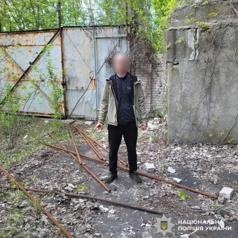 Не атлет: более 200 кг металлических изделий в Харькове мужчина хотел похитить