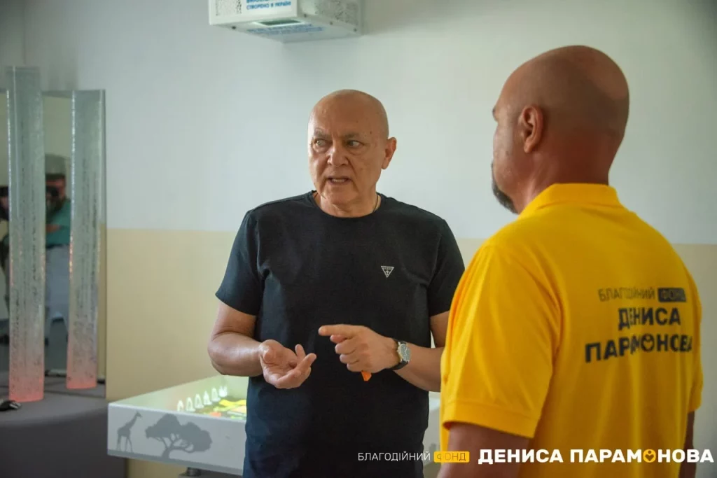 Денис Парамонов передал оборудование для Центра "Гиппократ"