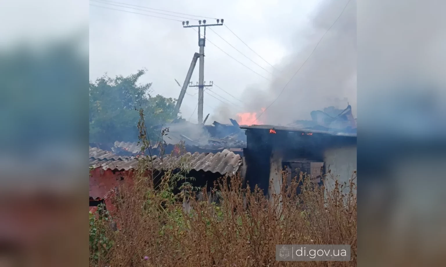 РФ ударила БпЛА по дому в Слатино – потушить возникший пожар не удалось