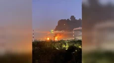 «Опять завод!» пылает в Самаре: ВСУ атаковали Куйбышевский НПЗ (фото/видео)