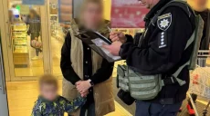 Чотирирічна дитина втекла від мами, поки та розплачувалася на касі