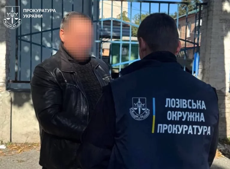 Дерзкое ограбление в Златополе: девушке угрожали пистолетом и заперли в ванной