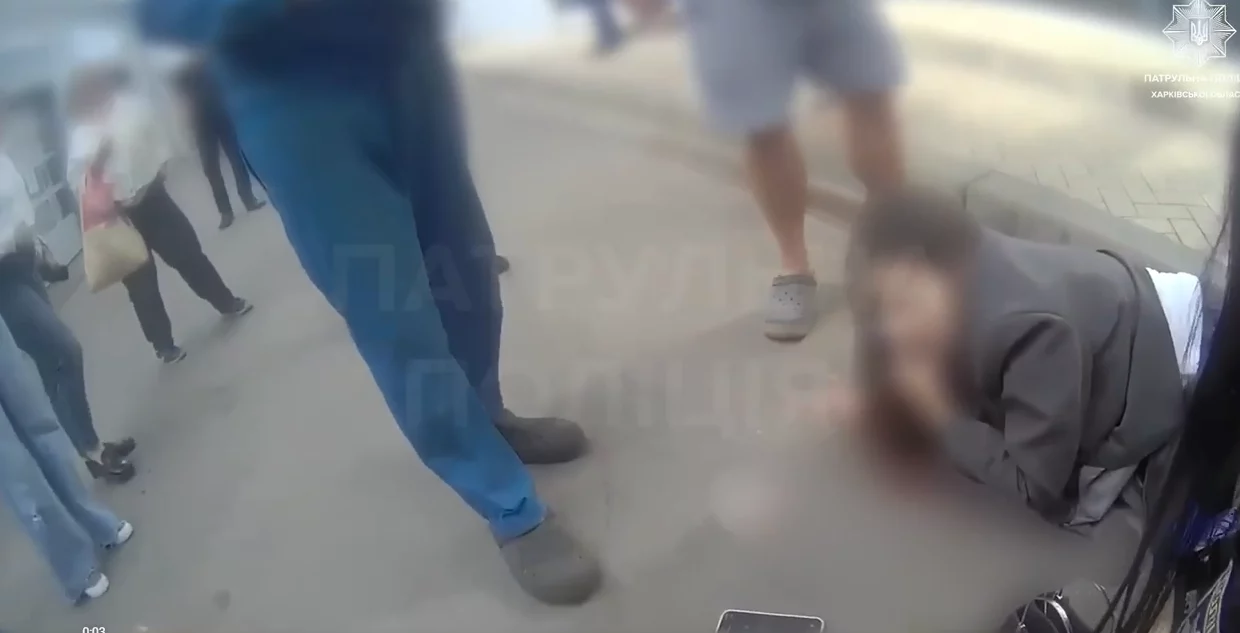 «Не могу пошевелить ногой»: как спасали женщину после удара FPV по Харькову 📹