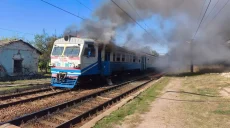 Удар по электричке на Харьковщине: погиб мужчина, семь человек пострадали