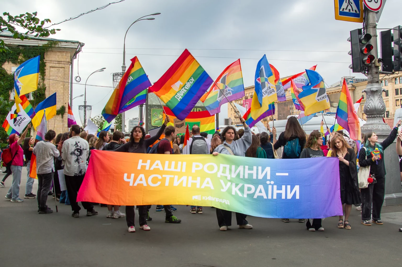 ЛГБТ-активисты провели марш в метро Харькова: как это было и чего требовали