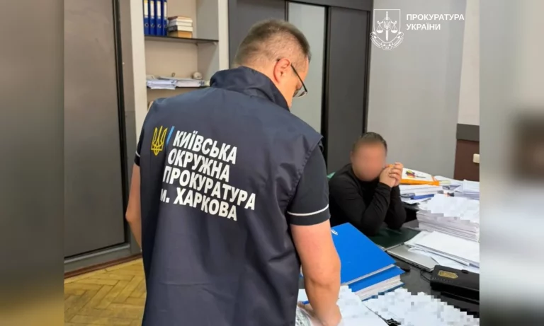 Помогал военному бежать из части: обвиняют таксиста из Харькова