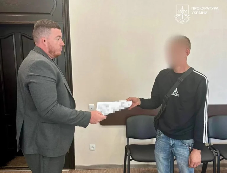 Трогал интимные части тела падчерицы: подозревают мужчину на Харьковщине