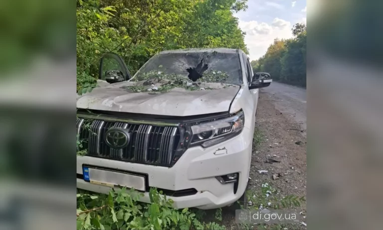 FPV-дрон атаковал гражданский автомобиль в 20 км от Харькова