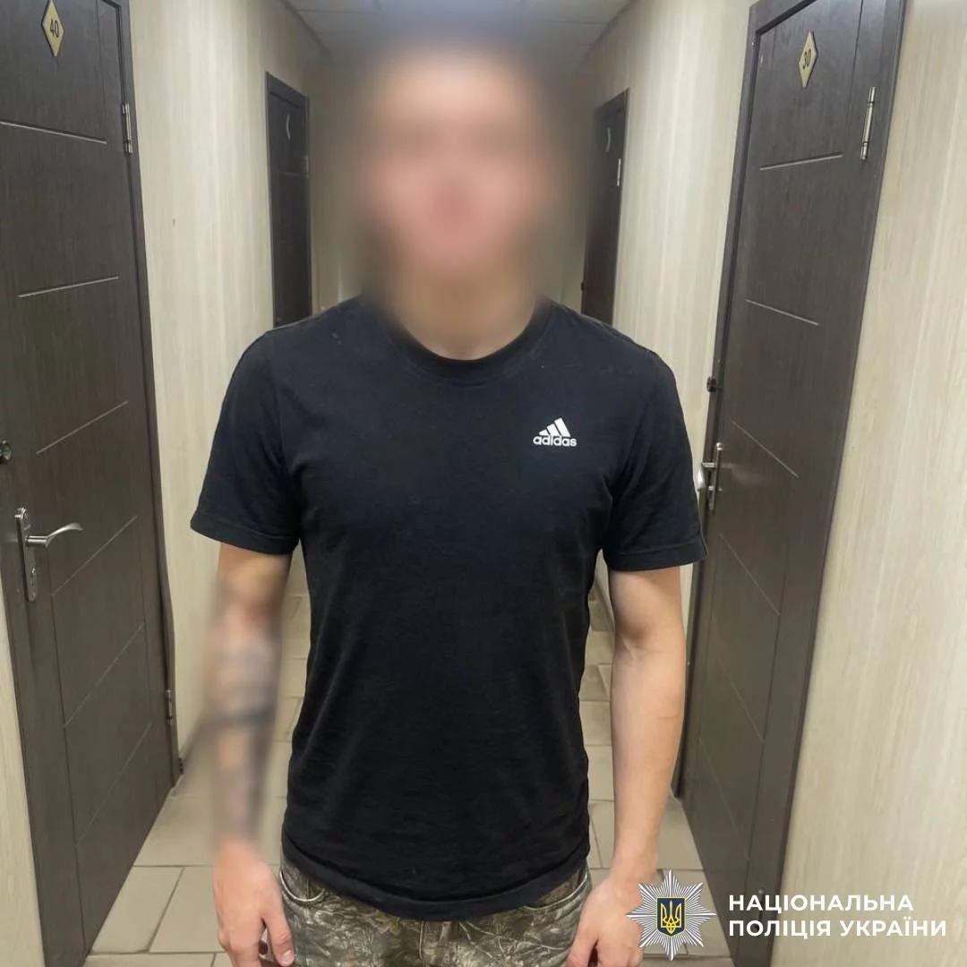 В Харькове парень устроил дебош у магазина и лез в драку с полицией