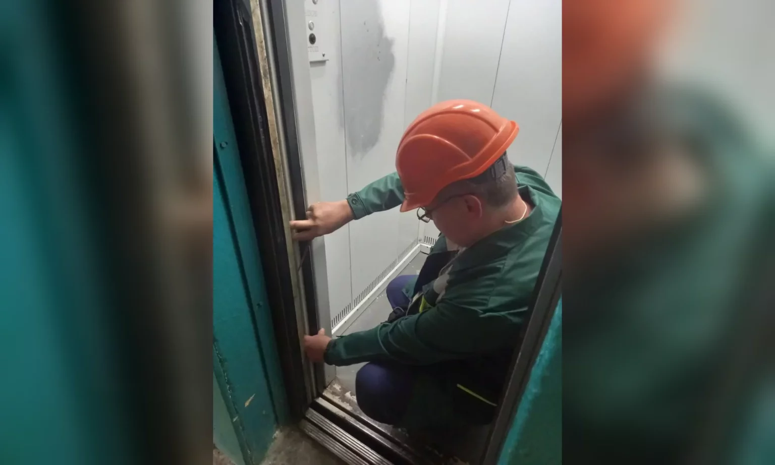 Ліфти в будинках Харкова готують до зими: привели до ладу майже 100% мереж