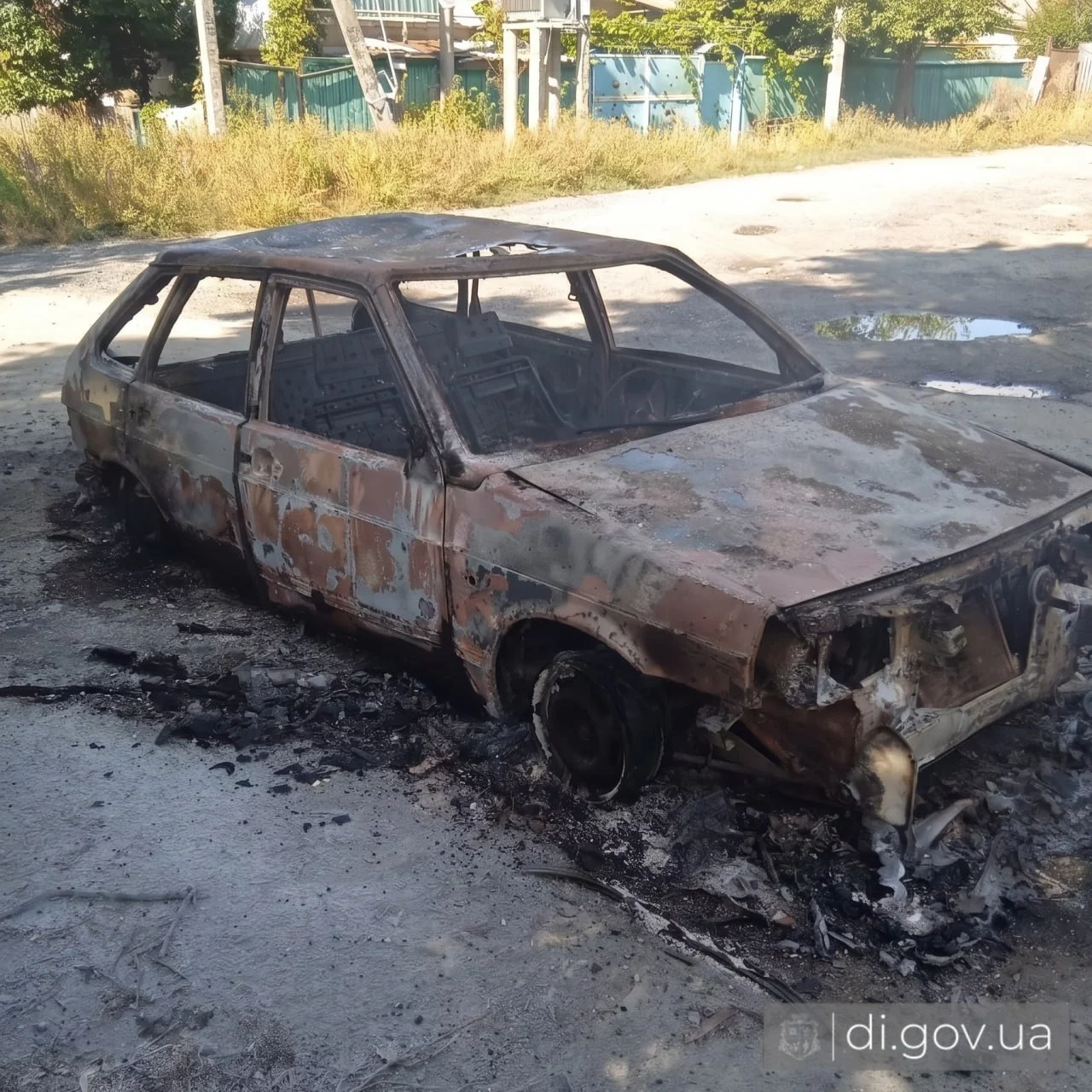 FPV-дрон атаковал машину в Слатино: поселок под ударами с самого утра (фото)