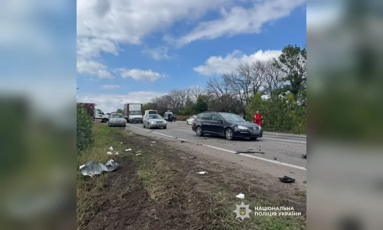 Смертельное ДТП под Харьковом: Audi не уступил фуре, водитель погиб (видео)
