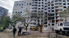 Более сотни волонтеров пришли на помощь после удара по многоэтажке в Харькове