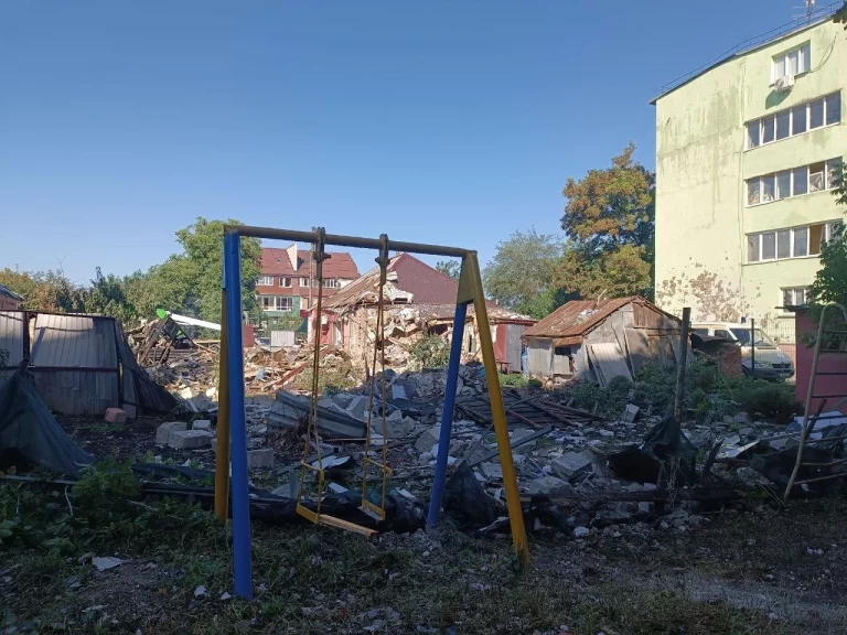 Чугуев после смертельной атаки: мэр города показал последствия удара БпЛА