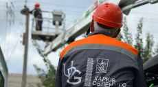Электроснабжение после бури восстанавливают на Харьковщине (фото)