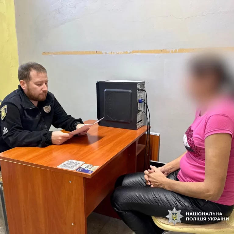 Украла смартфон и деньги с банковского счета: задержали подозреваемую