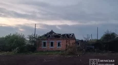 Більше 20 будинків пошкодив ворог в Ізюмі – по місту били КАБами