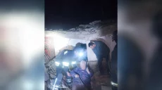 Спасатели показали, как деблокировали пенсионерку из-под завалов (фото)
