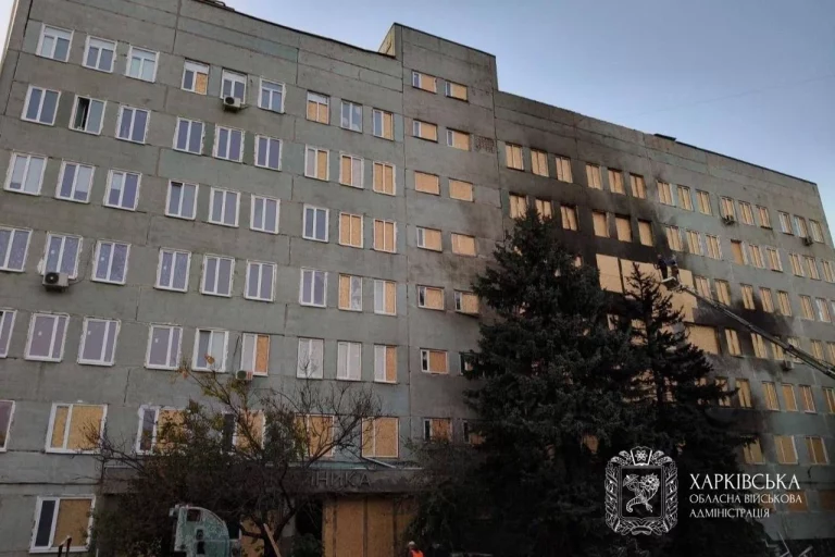 Синегубов показал последствия удара по поликлинике в Слободском районе