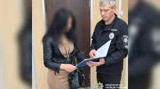 Обижала и угрожала сыну с инвалидностью: харьковчанке вручили подозрение
