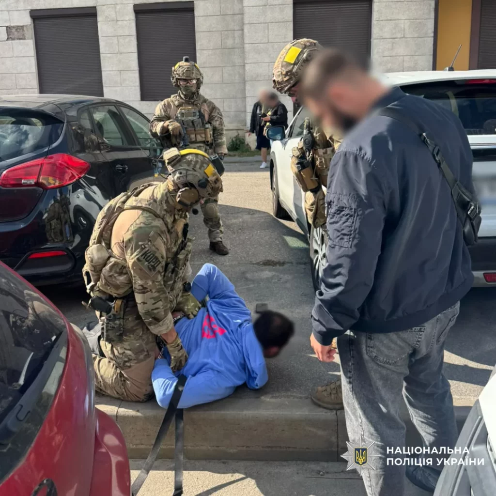 двух военных задержали в Харькове